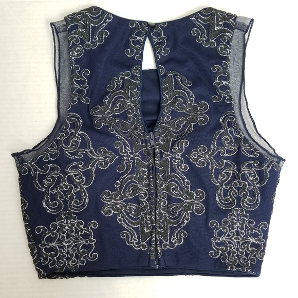 SPEECHLESS royal blue damask velvet crop top - Picture 6 of 8